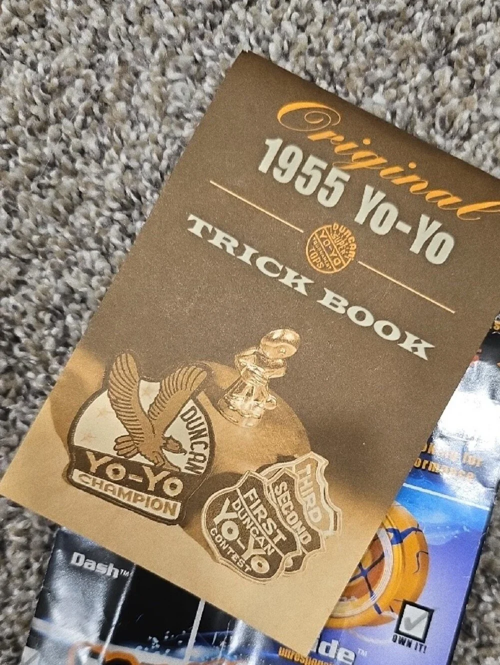 Assorted Set Of Vintage Yo-Yo with A 1955 Trick Book